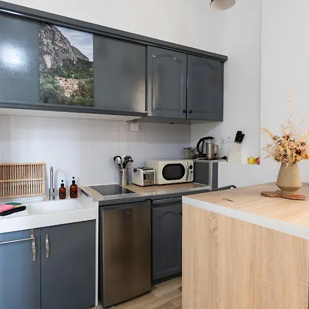 Vue Sur Le Rocher Apartment *